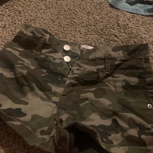 Camo High waisted shorts
